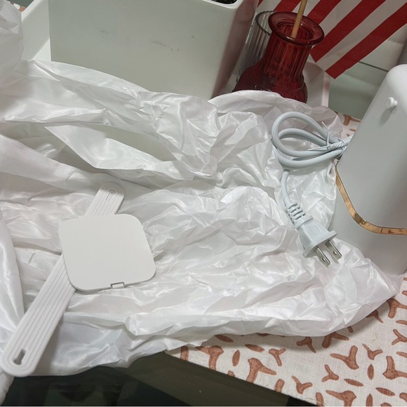 Compact Clothes Dryer with Multiple Functions - Picture 5 of 5